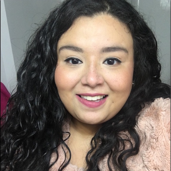 Meet your Posher, Mayra - Picture 3 of 5